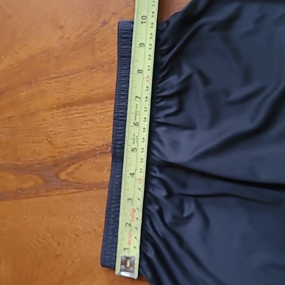 *SOLD* Under Armour kids short sz 6 - Picture 6 of 11